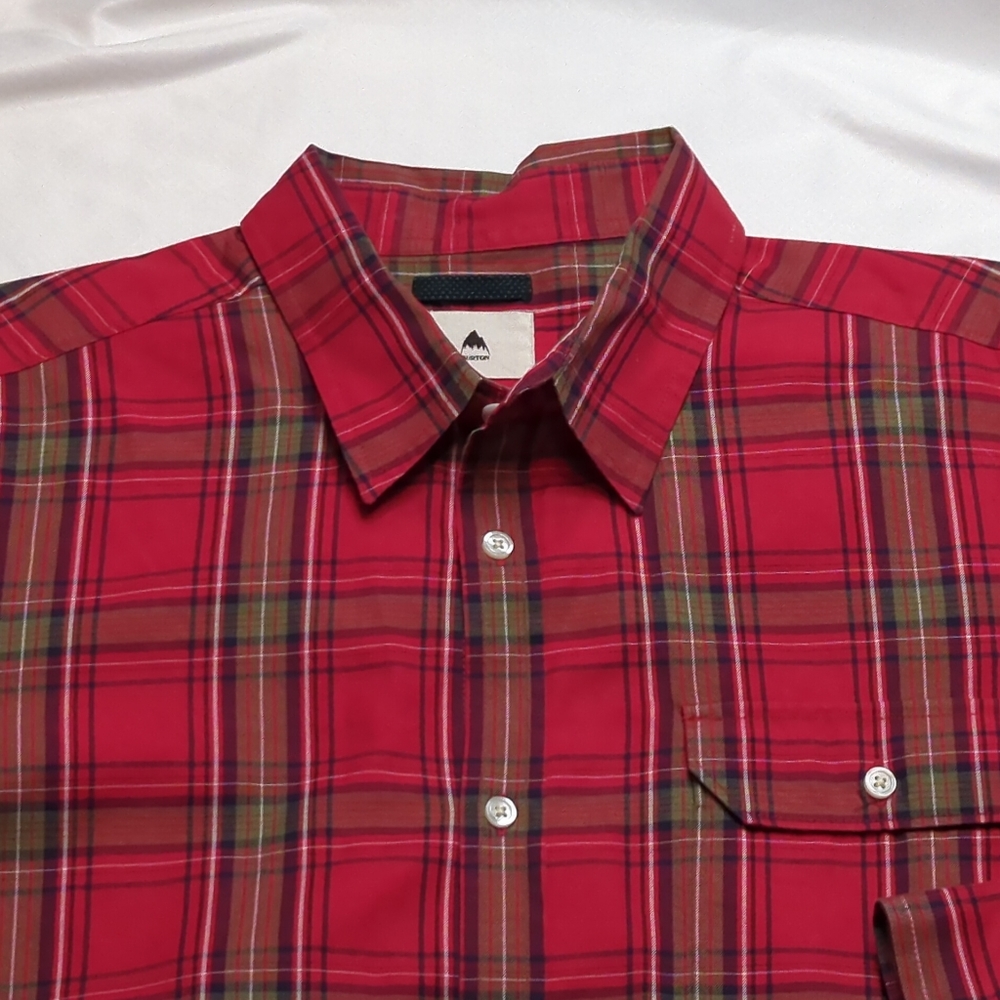 Burton Shirt Men's XL Long Sleeve Button Red Green Cotton Plaid Men Casual.